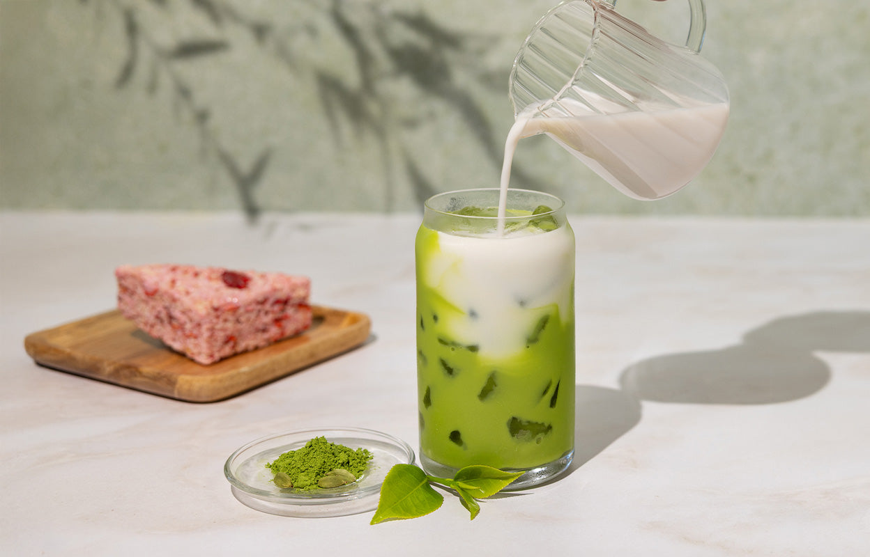 matcha-latte-iced-pour-benefits.jpg